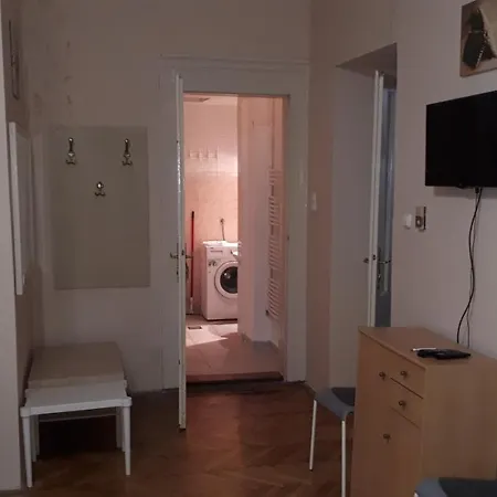 Garibaldi * بودابست