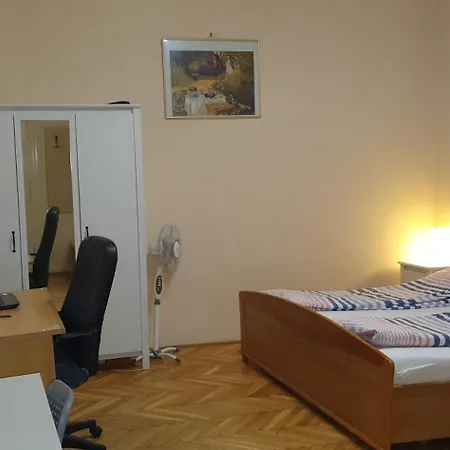 Garibaldi بودابست