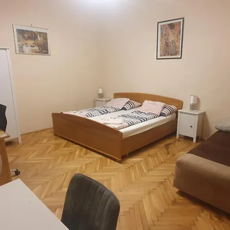 Garibaldi Apartment