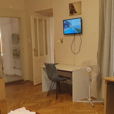 Garibaldi * بودابست