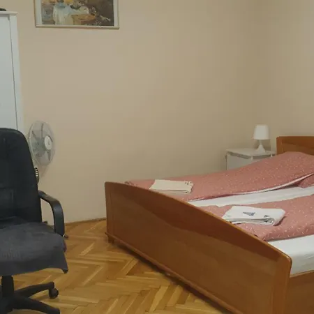 Garibaldi Apartament *